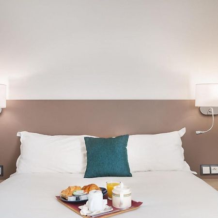 Courcelles Mederic Hotel Paris Exterior photo