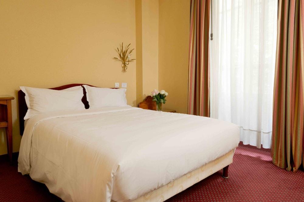 Courcelles Mederic Hotel Paris Exterior photo