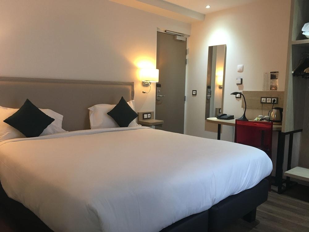 Courcelles Mederic Hotel Paris Exterior photo