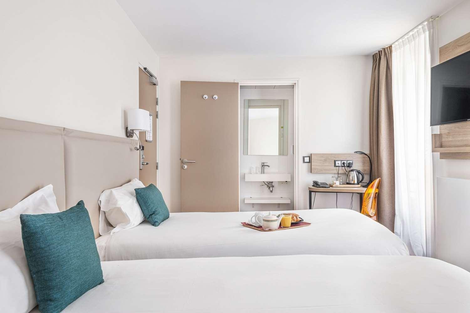 Courcelles Mederic Hotel Paris Exterior photo