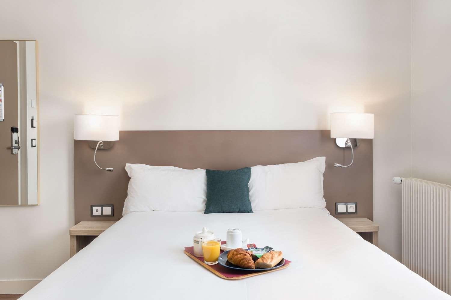 Courcelles Mederic Hotel Paris Exterior photo