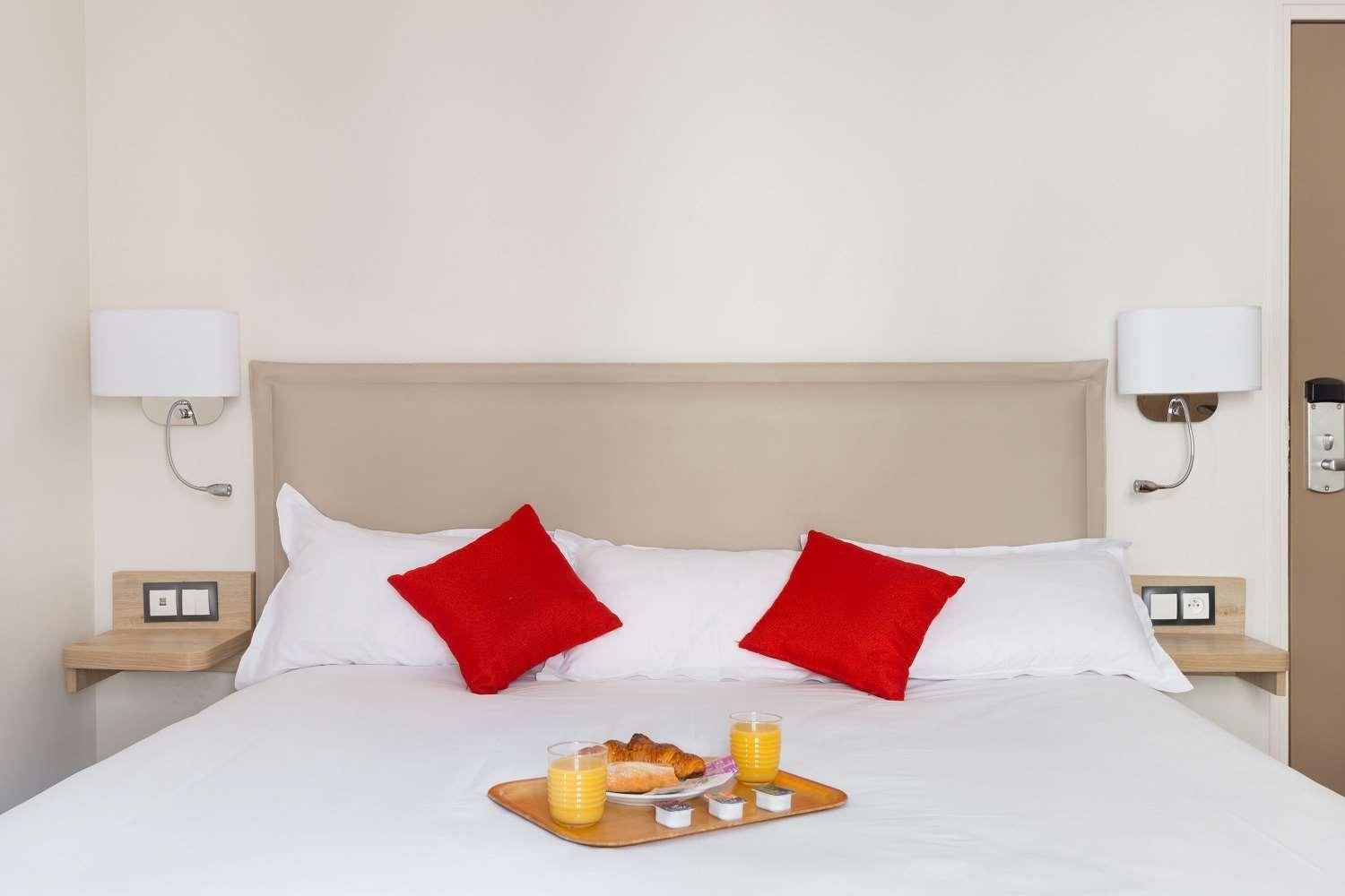 Courcelles Mederic Hotel Paris Exterior photo